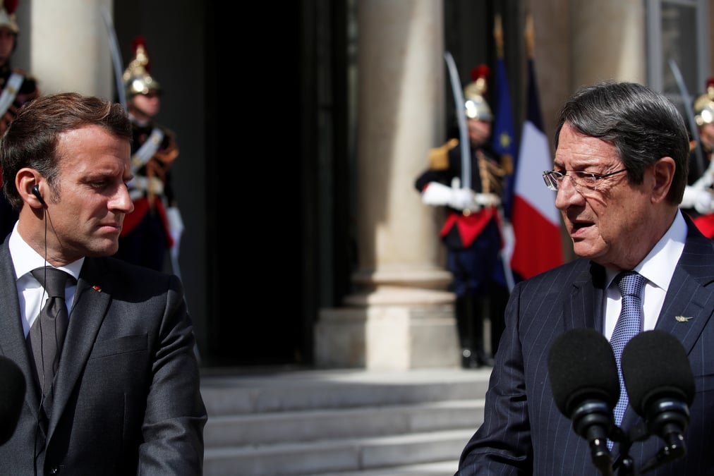 Macron appelle a sanctionner toute violation d'espace maritime en mediterranee