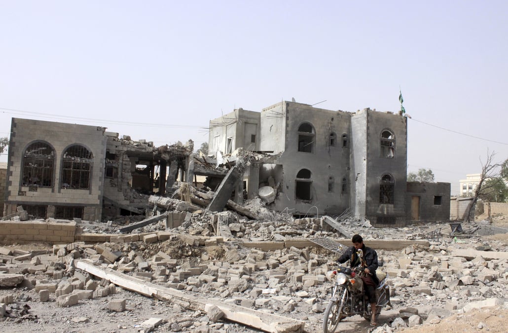 Les raids aeriens de la coalition saoudienne reprennent au yemen