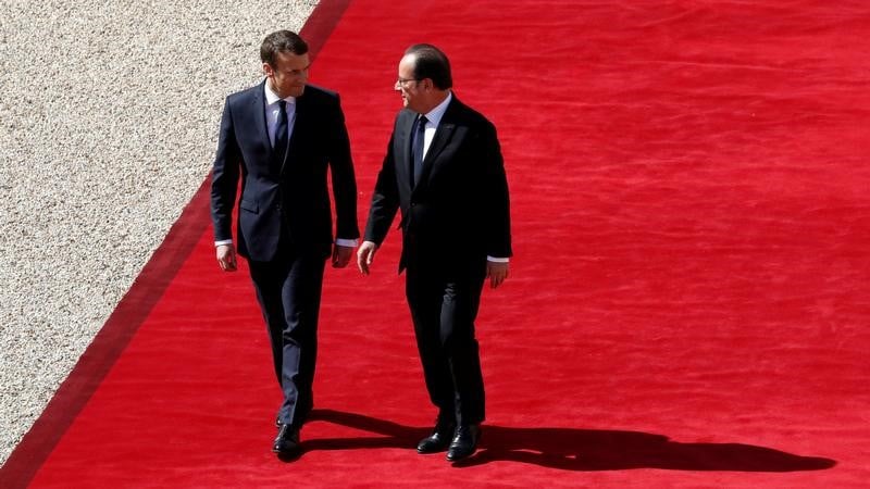 Avertissement de hollande a macron sur la reforme du travail