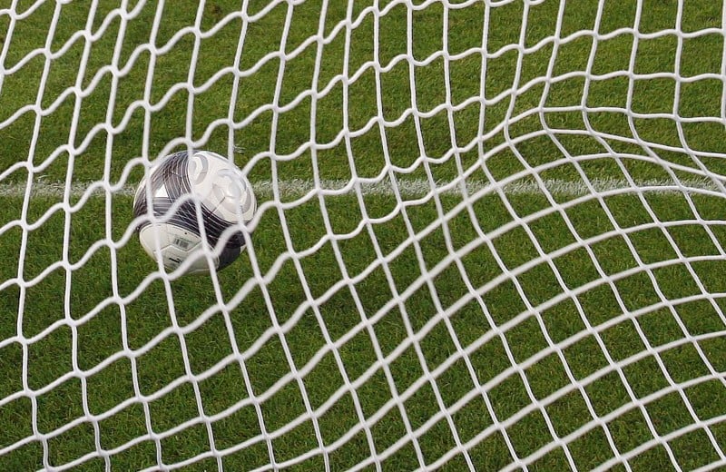 Des professionnels du foot auraient violé les règles sur les paris