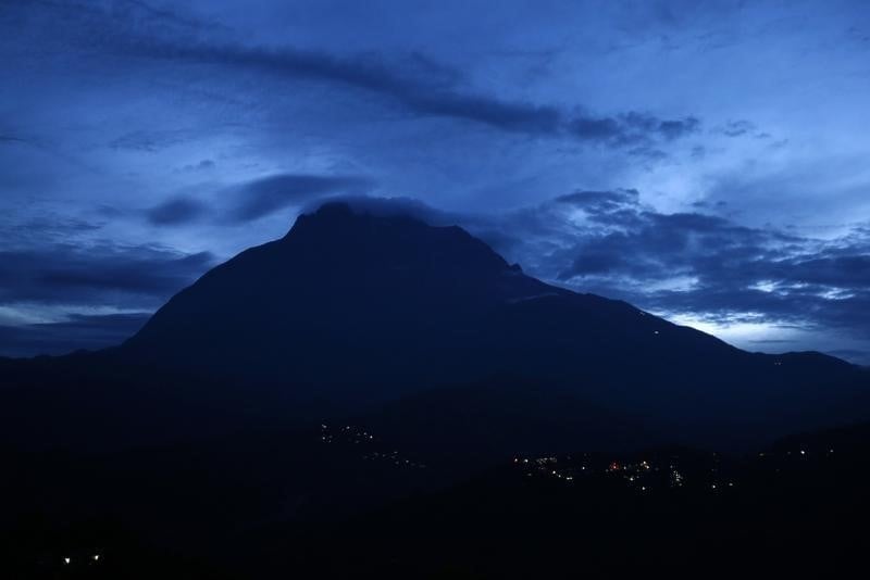 11 alpinistes tues et 8 disparus sur le mont kinabalu a borneo
