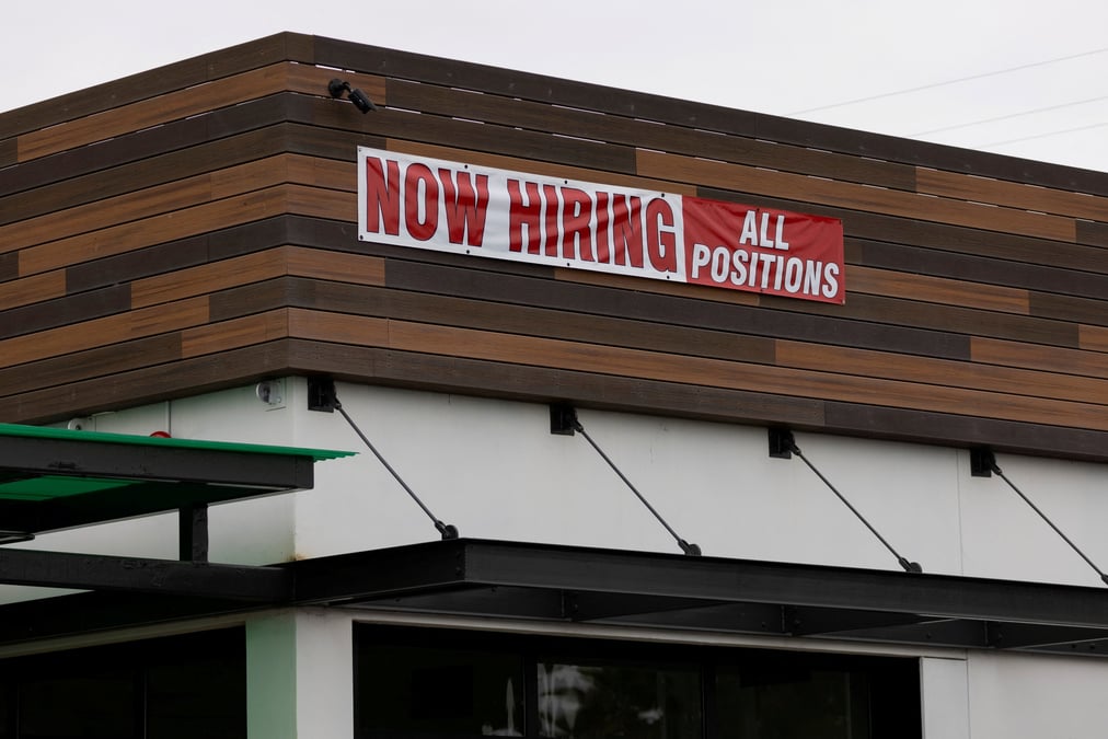 Etats-unis: l'emploi reste dynamique, le taux de chomage tombe a 3,6%