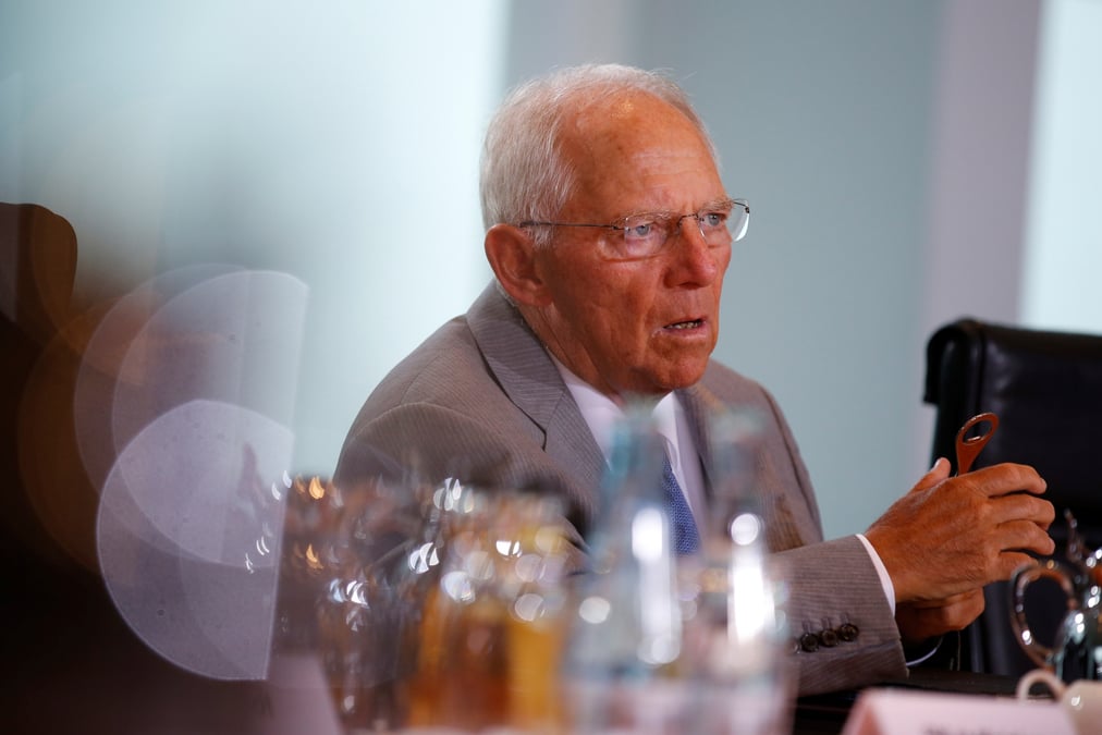 Schauble pour que l'allemagne finance la dissuasion nucleaire francaise