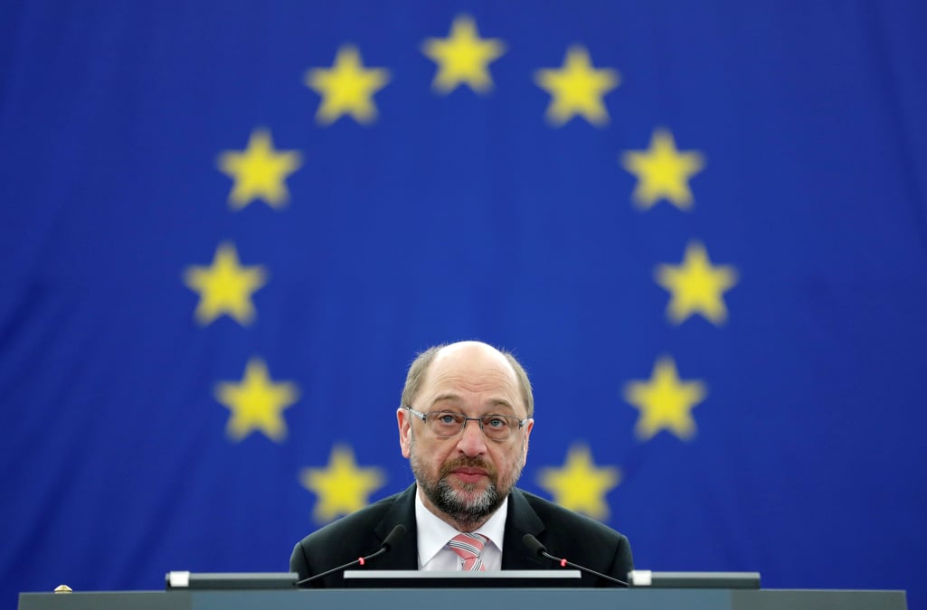 Gabriel renonce a la chancellerie et recommande schulz