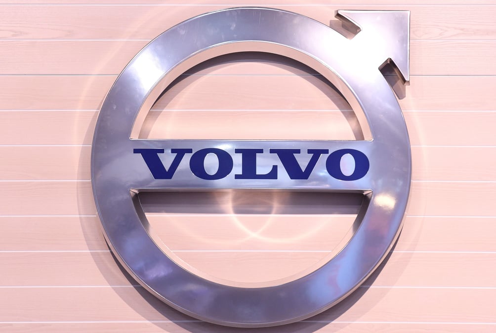 Volvo chute apres un avertissement sur la penurie de puces