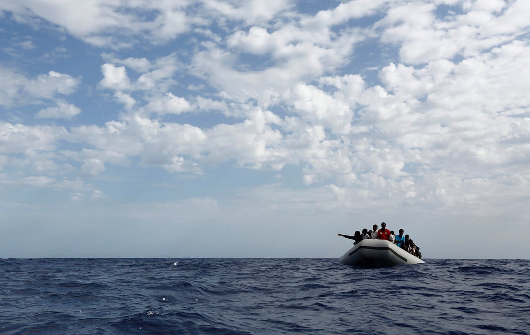 Amnesty veut des operations europeennes de sauvetage de migrants au plus pres de la libye