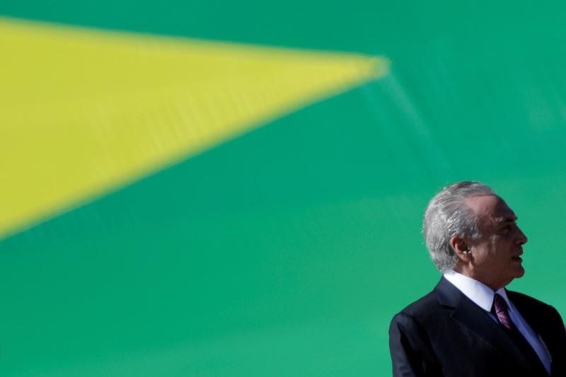 Accusations frontales contre le president bresilien