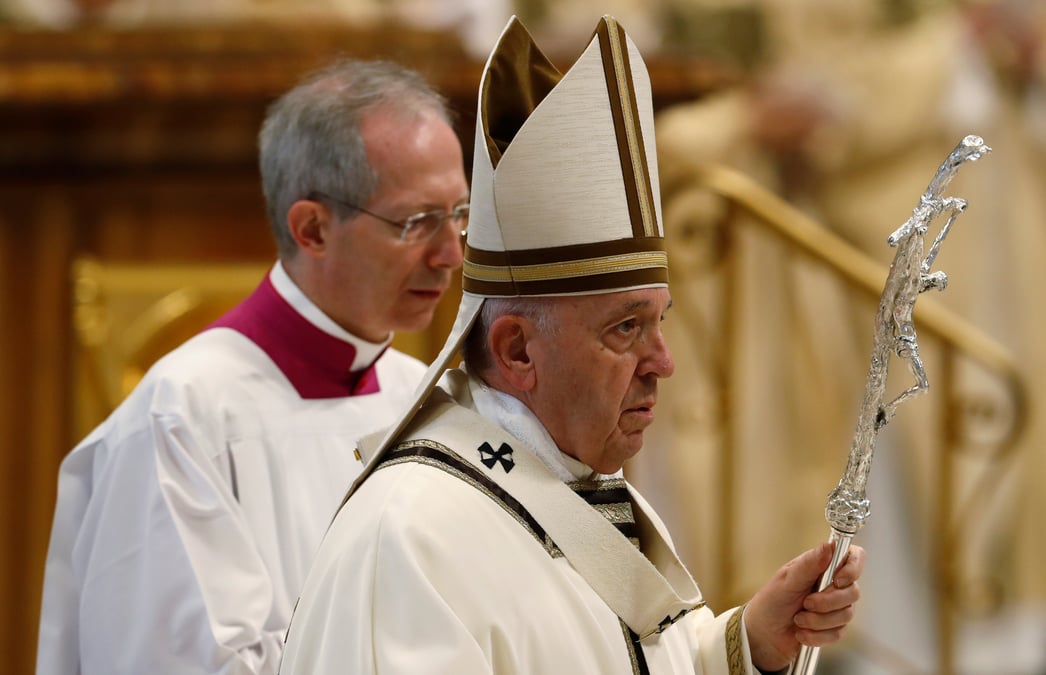 Macron a invite le pape francois, qui viendra "en temps voulu"