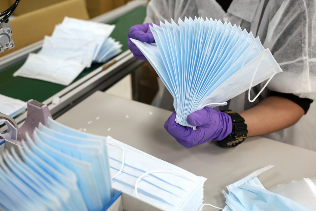 Les masques doivent aller en priorite au personnel soignant, dit l'oms