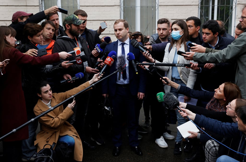 Ukraine: prison a perpetuite requise contre un soldat russe accuse de crime de guerre