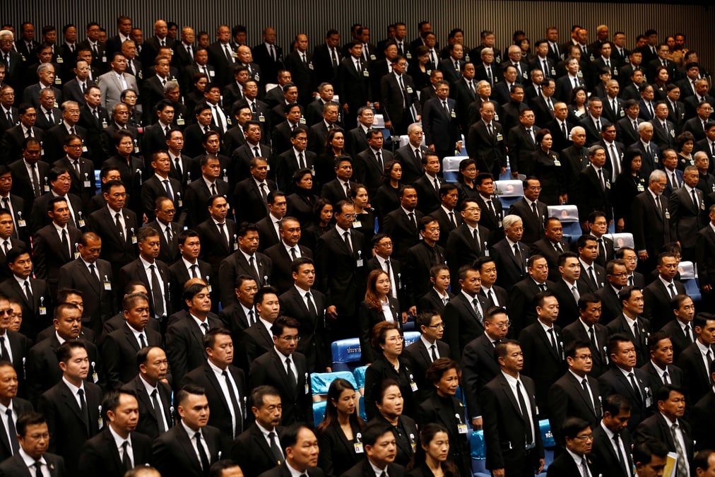 Des membres du parlement thailandais a bangkok