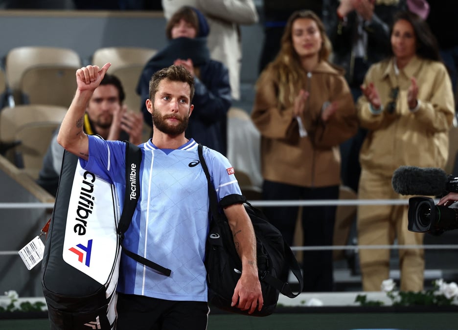 Corentin moutet (france) apres le match contre l'italien jannik sinner a roland garros