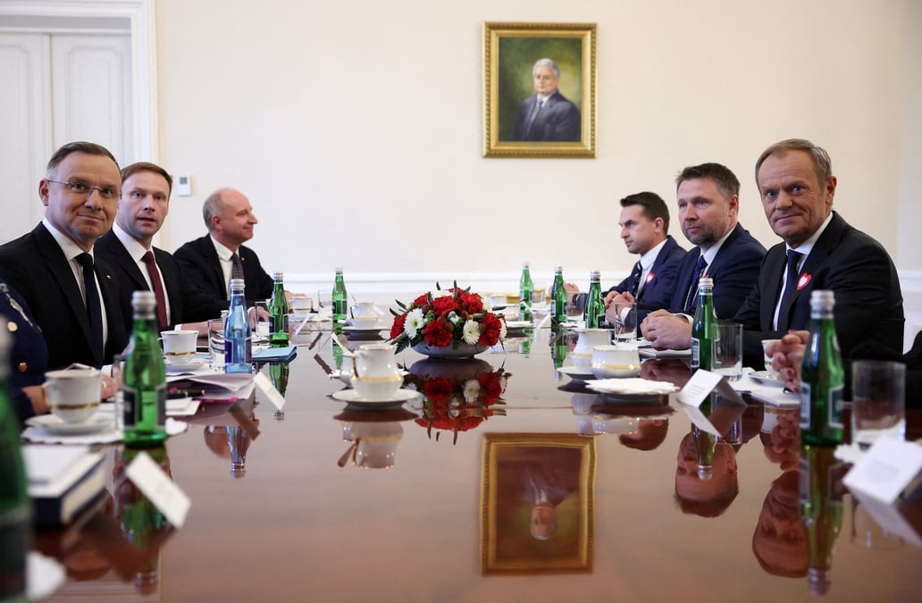 Le president polonais duda s'entretient avec les dirigeants des deux principaux partis du parlement nouvellement elu a varsovie