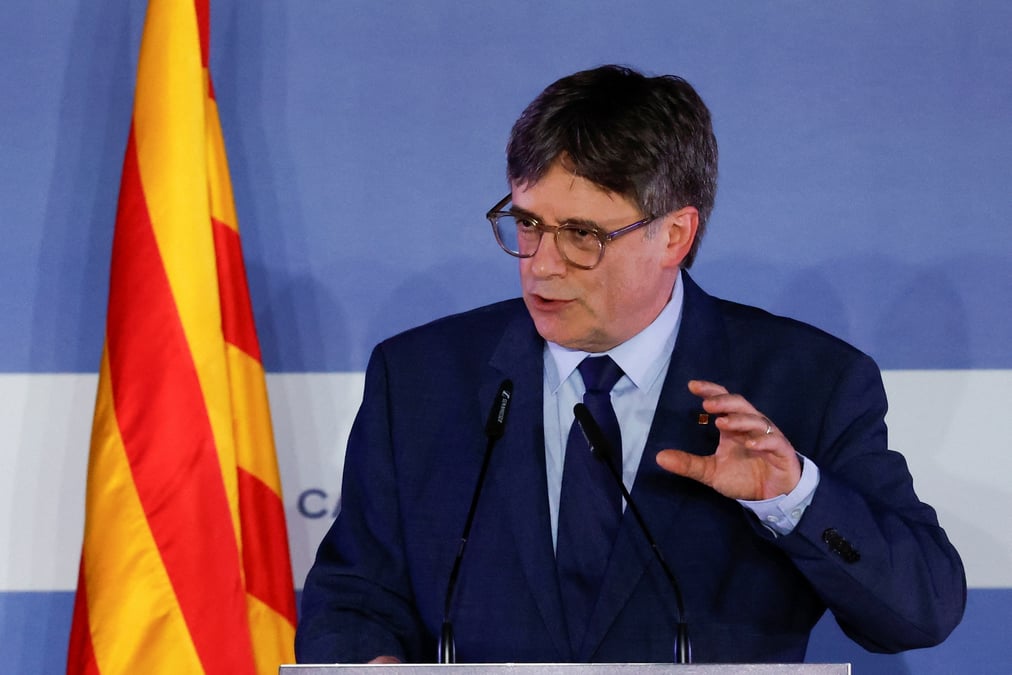 Carles puigdemont lors d'une conference de presse a elne