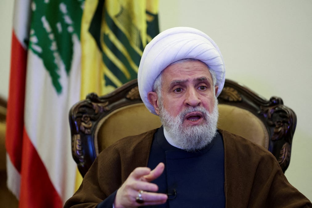 Le chef adjoint du hezbollah libanais, le cheikh naim qassem, s'exprime lors d'une interview accordee a reuters dans la banlieue de beyrouth