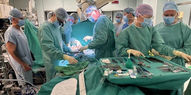 L'implantation de la pompe miniaturisée de Fineheart se fait sans opération lourde et sans arrêter le cœur. Une prouesse chirurgicale.