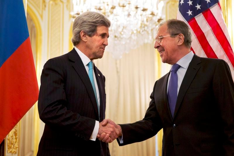 Kerry et Lavrov ont discuté quatre heures à Paris sur l'Ukraine