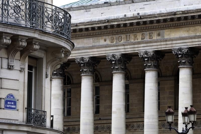 Les Bourses européennes en léger recul à la mi-journée
