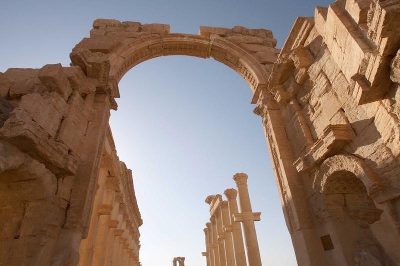 L'ei detruit un temple dans la cite antique de palmyre en syrie