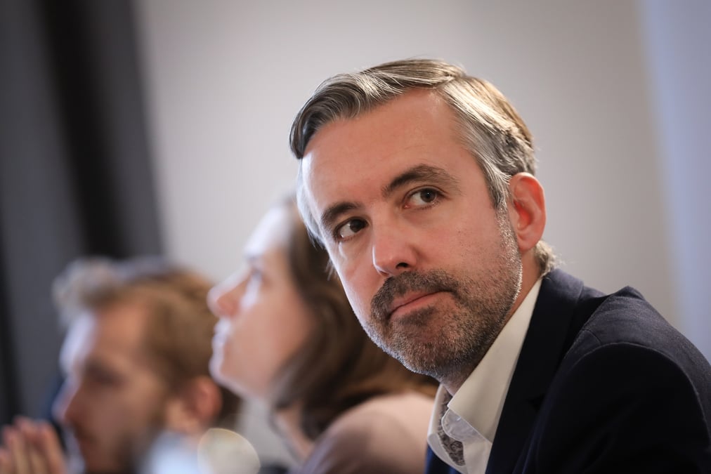 La tête de liste d'Archipel Citoyen aux élections municipales, Antoine Maurice, veut interdire le trafic de nuit sur l'aéroport Toulouse-Blagnac.