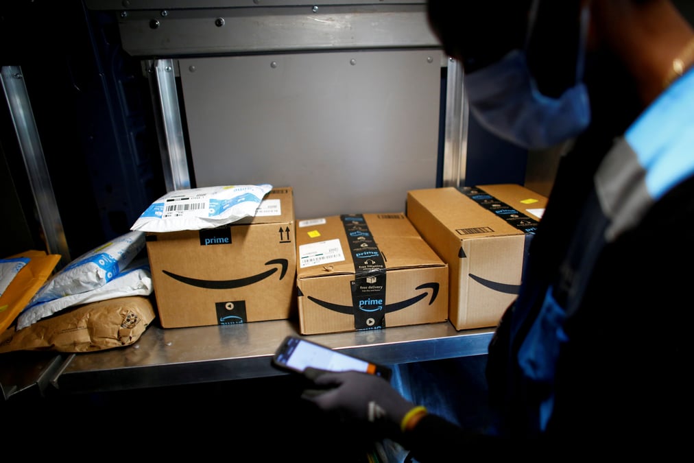 Amazon va maintenir ses entrepots fermes en france jusqu'au 5 mai