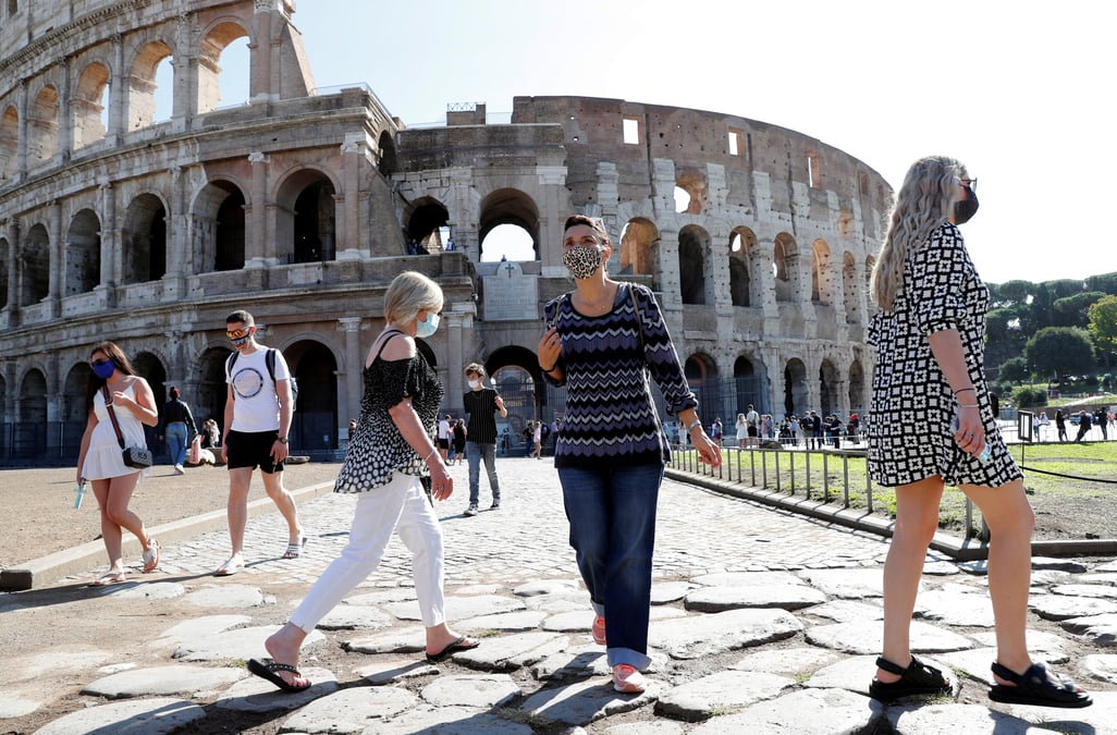 Coronavirus: port du masque obligatoire dans toute l'italie