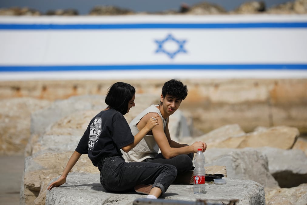 Israel leve l'obligation du port du masque en exterieur