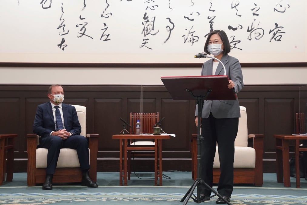 Taiwan garantira la stabilite regionale, dit la presidente a des senateurs francais