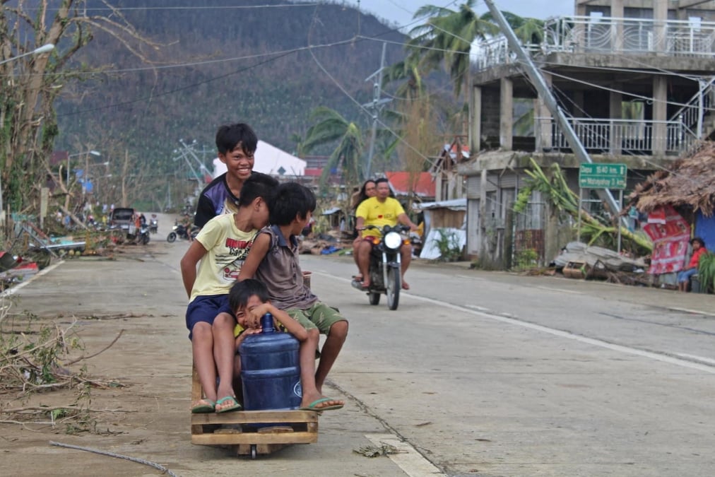 Philippines: le bilan du typhon rai s'alourdit a 208 morts