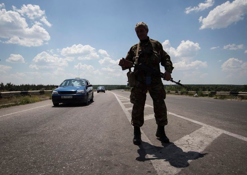 Un avion de transport militaire abattu en Ukraine, 49 morts