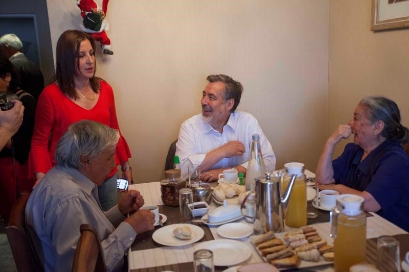 Chili: duel ouvert entre pinera et guillier a la presidentielle