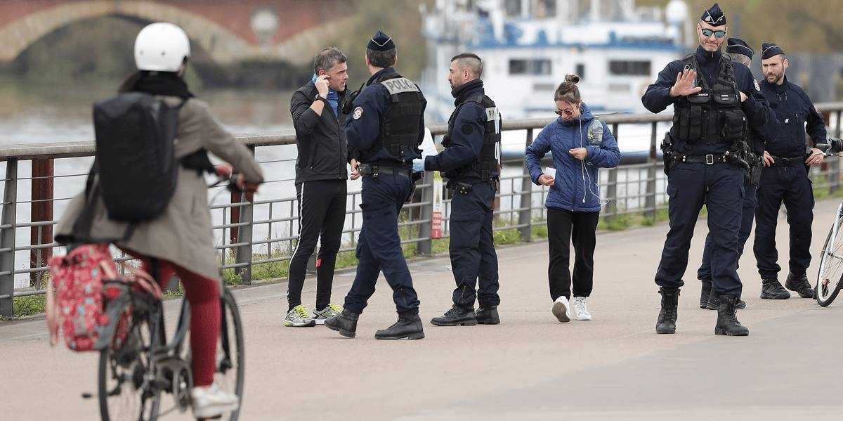 C"est surtout dans les îles de Ré ou d'Oléron, ainsi que sur le bassin d'Arcachon, que se sont repliés les Parisiens en cette période de confinement contrôlé (ici sur les quais de Bordeaux).