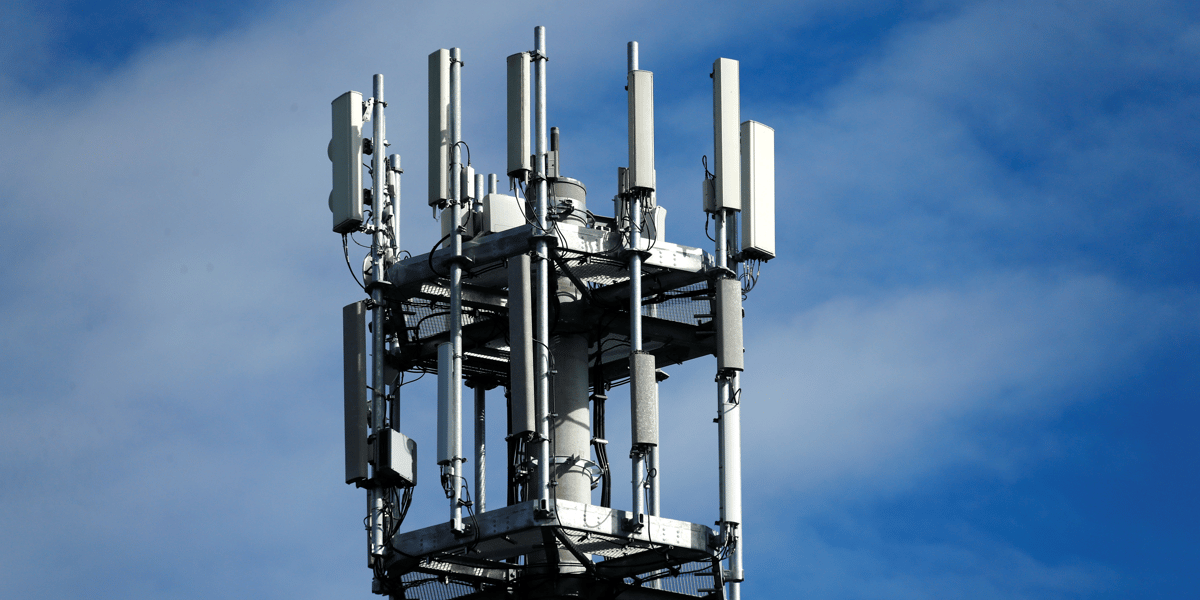 Des antennes relais pour les reseaux de telephonie mobile pres de gross-gerau, en allemagne
