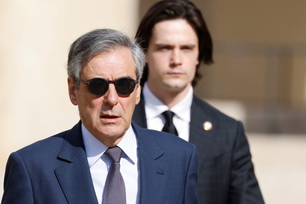 L'ancien premier ministre francais francois fillon assiste a une ceremonie a paris
