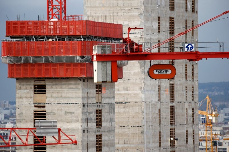 Bouygues annonce un ca trimestriel en baisse de 3%