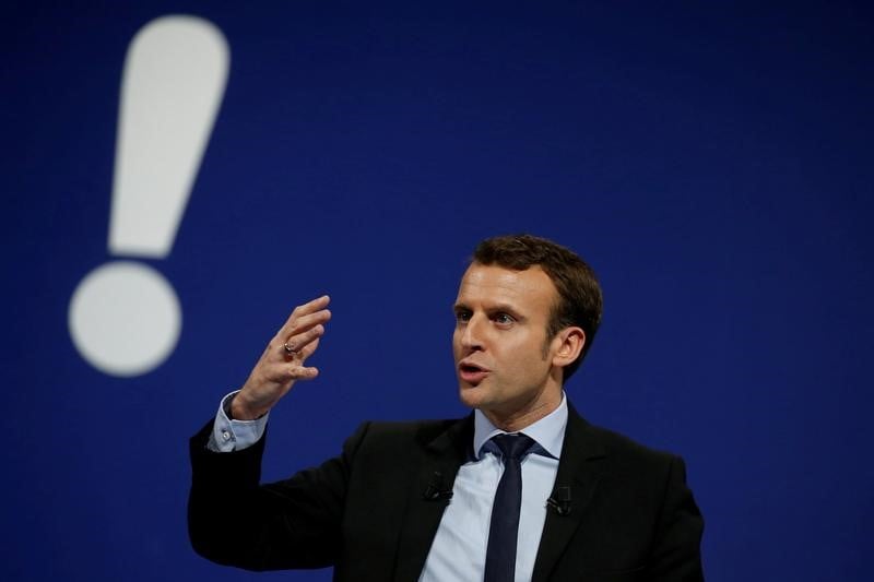 Macron veut rassembler des sociaux-democrates a la droite moderee