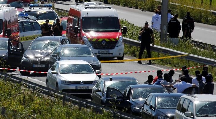 Le suspect de l'attaque contre six militaires transfere a paris