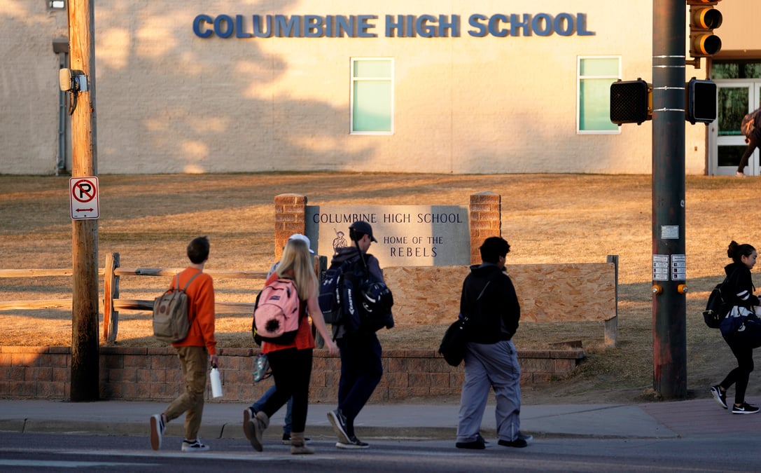 Le lycee de columbine sous surveillance, 20 ans apres la tuerie