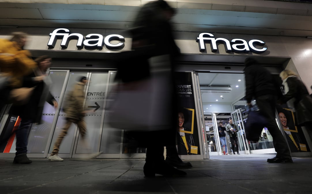 Fnac darty obtient un pret garanti par l'etat, abandon du dividende