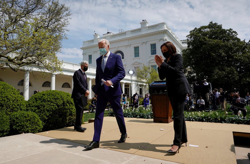 Usa: biden cree une commission chargee d'etudier une reforme de la cour supreme