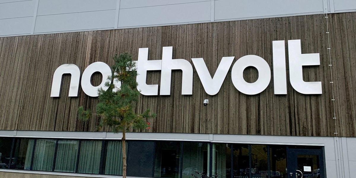 Northvolt, qui faisait figure de précurseur européen dans la création d'une filière de batteries pour véhicules électriques sur le continent, rencontre des difficultés qui menacent sa survie.
