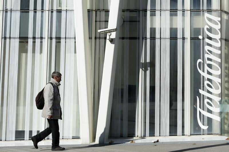 Vivendi n'exclut pas de monter dans telefonica
