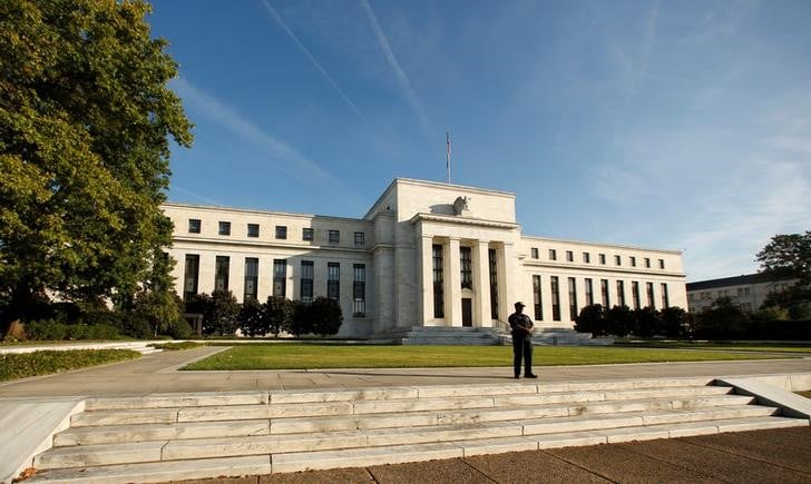 La fed evoque des tensions sur le marche americain du travail