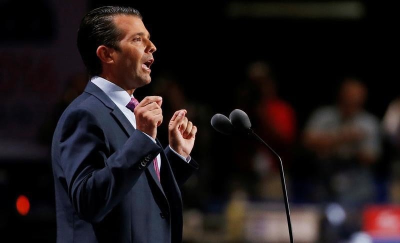 Trump jr admet avoir cherche des informations contre clinton