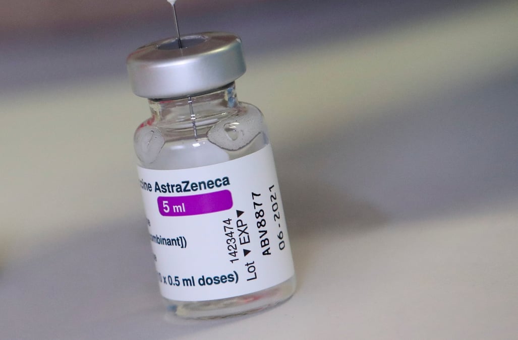 Coronavirus: des vaccins astrazeneca produits en grande-bretagne expedies en australie, rapporte la presse