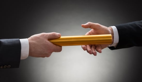 Le Réseau Entreprendre Occitanie Méditerranée souligne que « le marché de la cession d'entreprise est majoritairement caché, le chef d'entreprise ayant peu d'intérêt à ce que ça se sache et que ça inquiète les salariés, les fournisseurs ou les clients ».