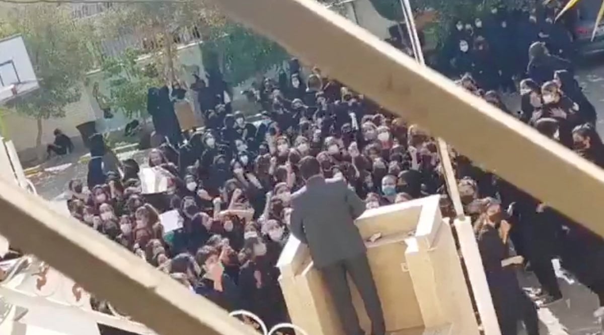 Des manifestantes protestent a shiraz, en iran
