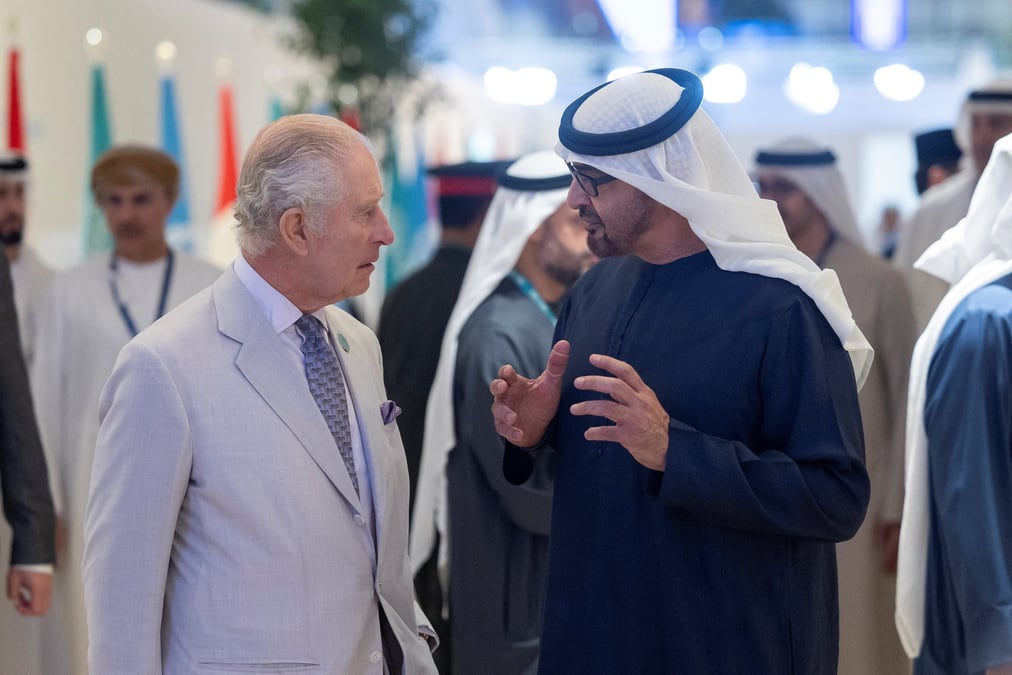 Le roi charles iii de grande-bretagne assiste au lancement de la cop28, a dubai