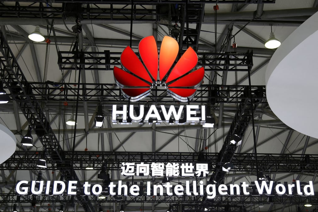 Le logo de huawei lors du mobile world congress a shanghai, en chine