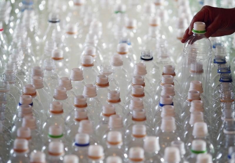 L'embouteilleur refresco recoit une nouvelle offre de pai